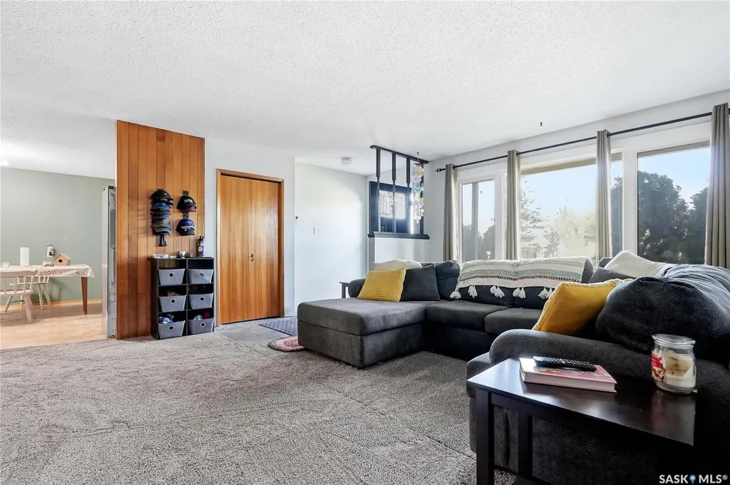 742 Mccormack Road Saskatoon SK S7M 4Z9