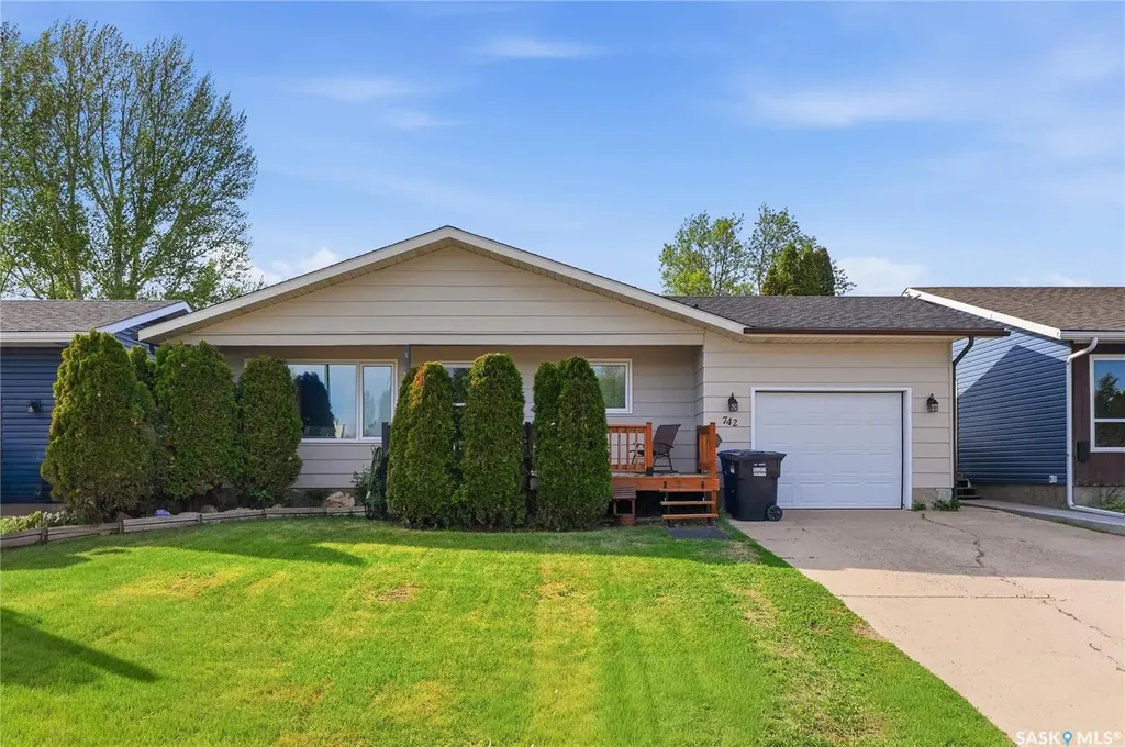 742 Mccormack Road Saskatoon SK S7M 4Z9