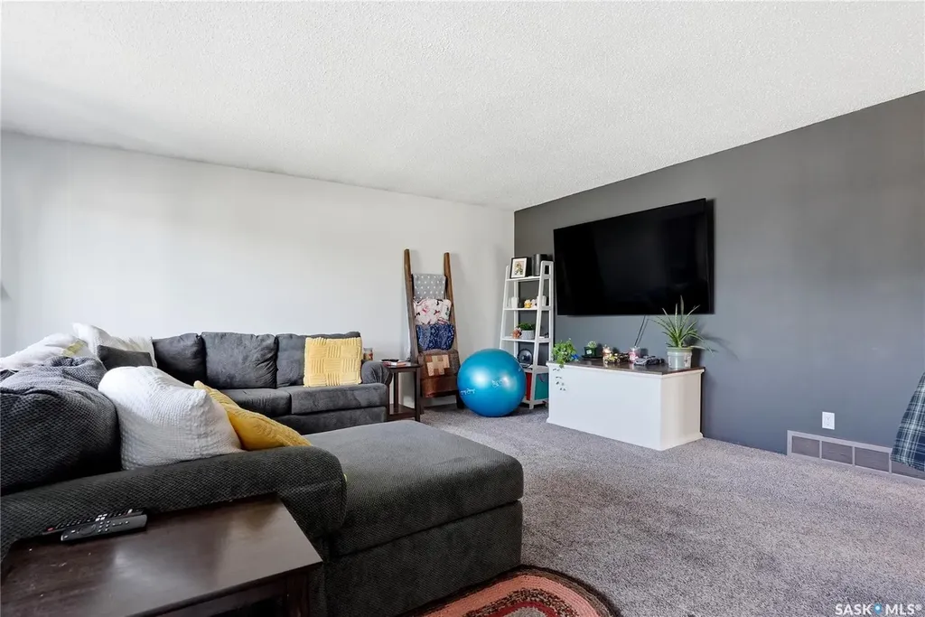 742 Mccormack Road Saskatoon SK S7M 4Z9
