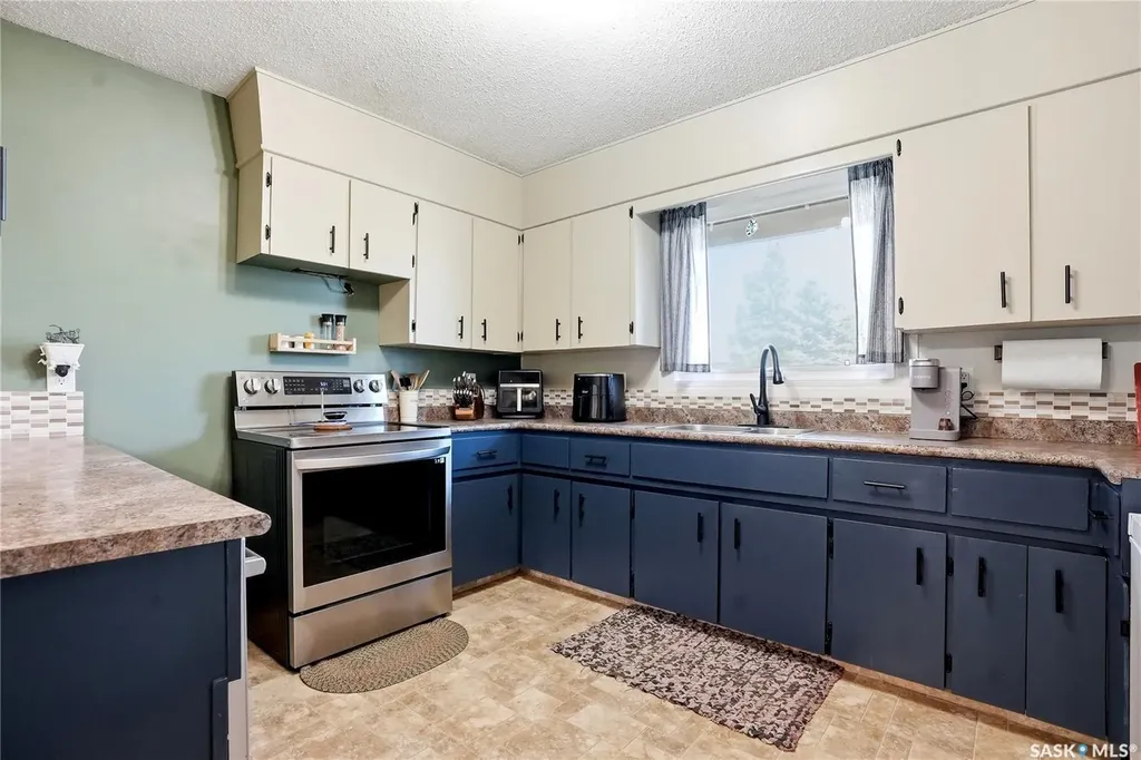 742 Mccormack Road Saskatoon SK S7M 4Z9