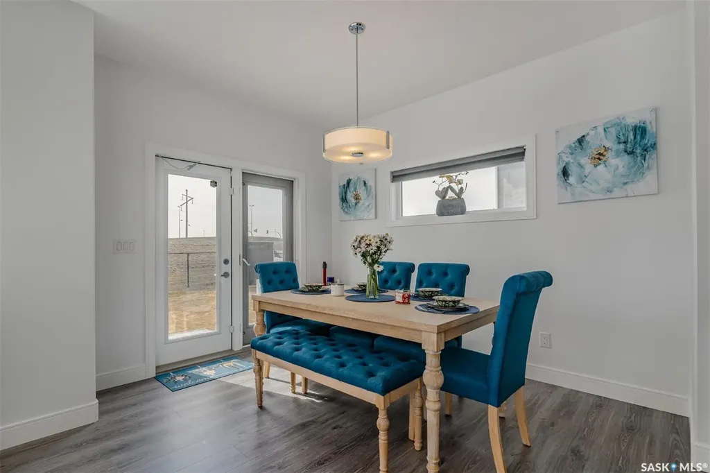 335 Hassard Close Saskatoon SK S7L 4Y7