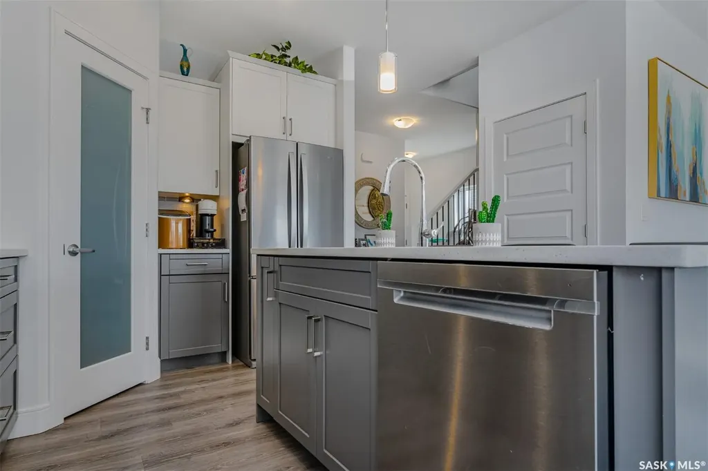 335 Hassard Close Saskatoon SK S7L 4Y7