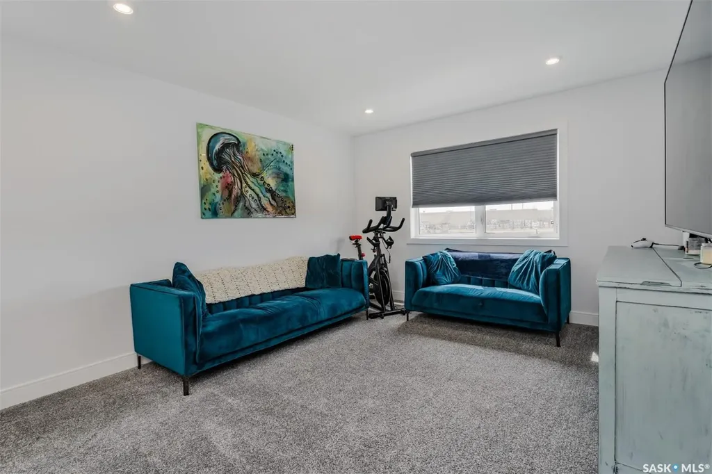 335 Hassard Close Saskatoon SK S7L 4Y7