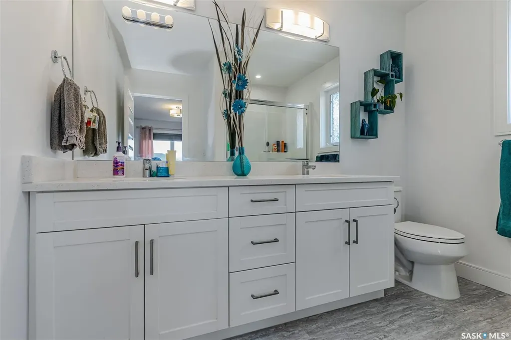 335 Hassard Close Saskatoon SK S7L 4Y7