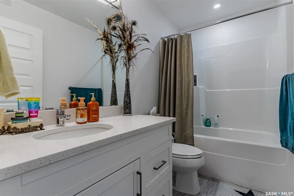 335 Hassard Close Saskatoon SK S7L 4Y7