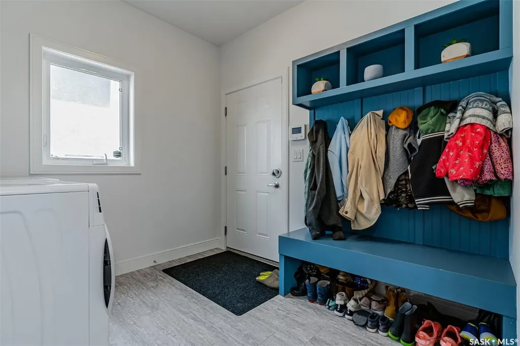 335 Hassard Close Saskatoon SK S7L 4Y7