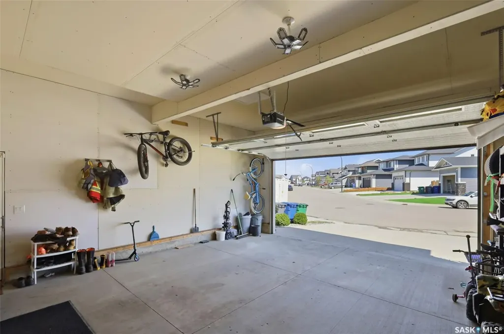 335 Hassard Close Saskatoon SK S7L 4Y7