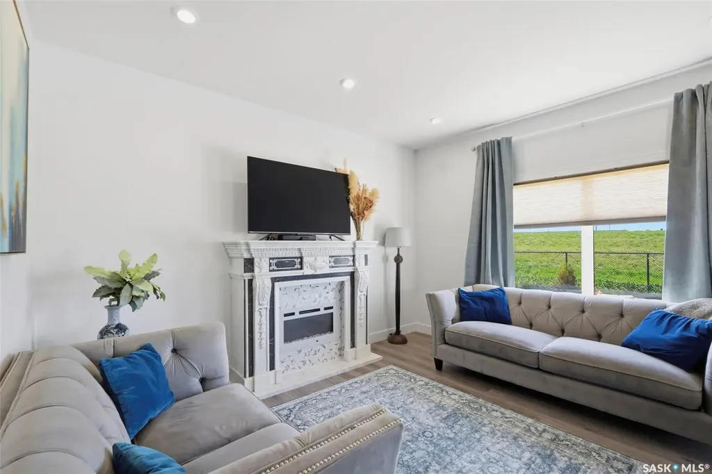 335 Hassard Close Saskatoon SK S7L 4Y7