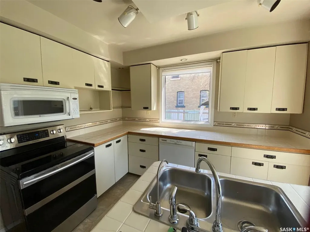 210 First Avenue Yorkton SK S3N 1K2