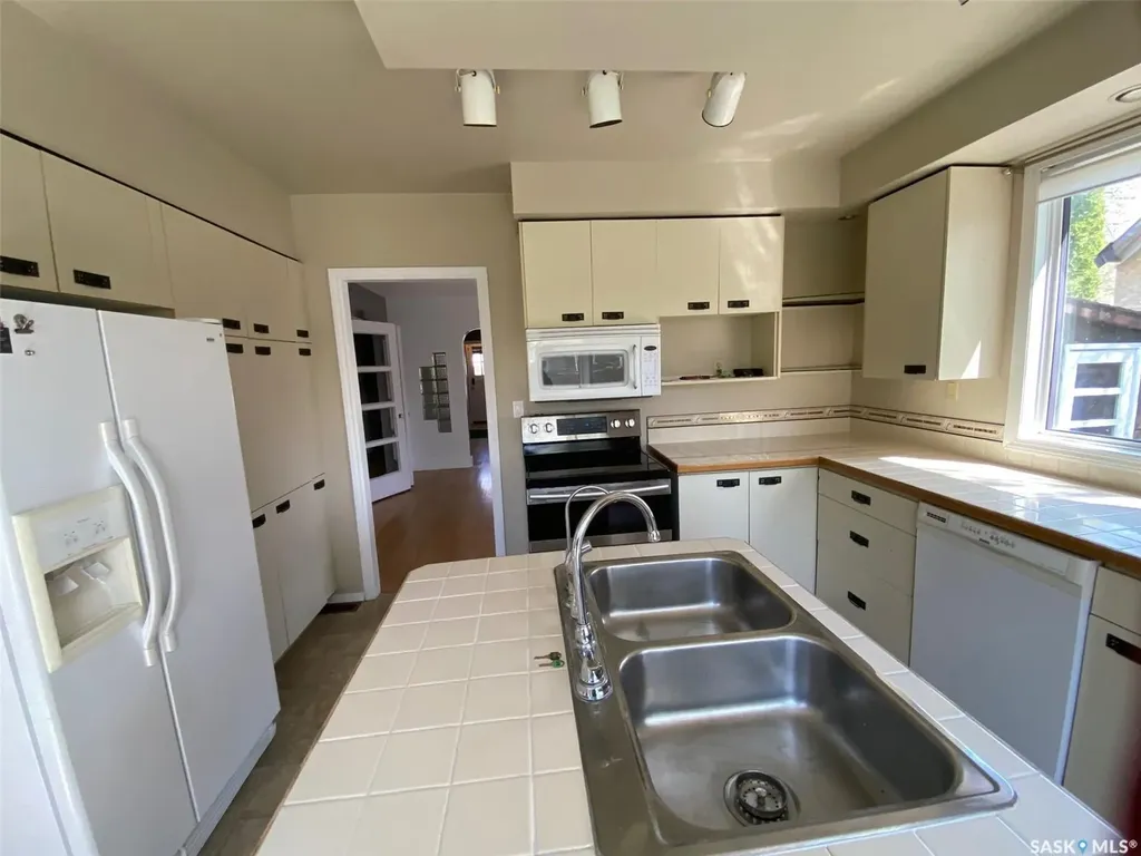 210 First Avenue Yorkton SK S3N 1K2