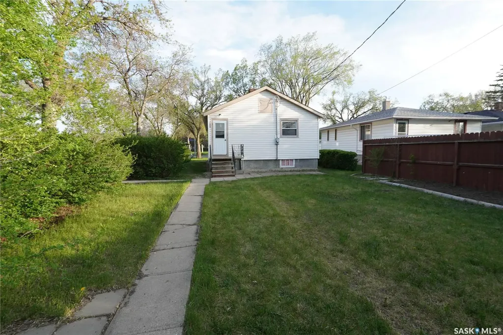 100 Broadway Avenue Regina SK S4N 1B1