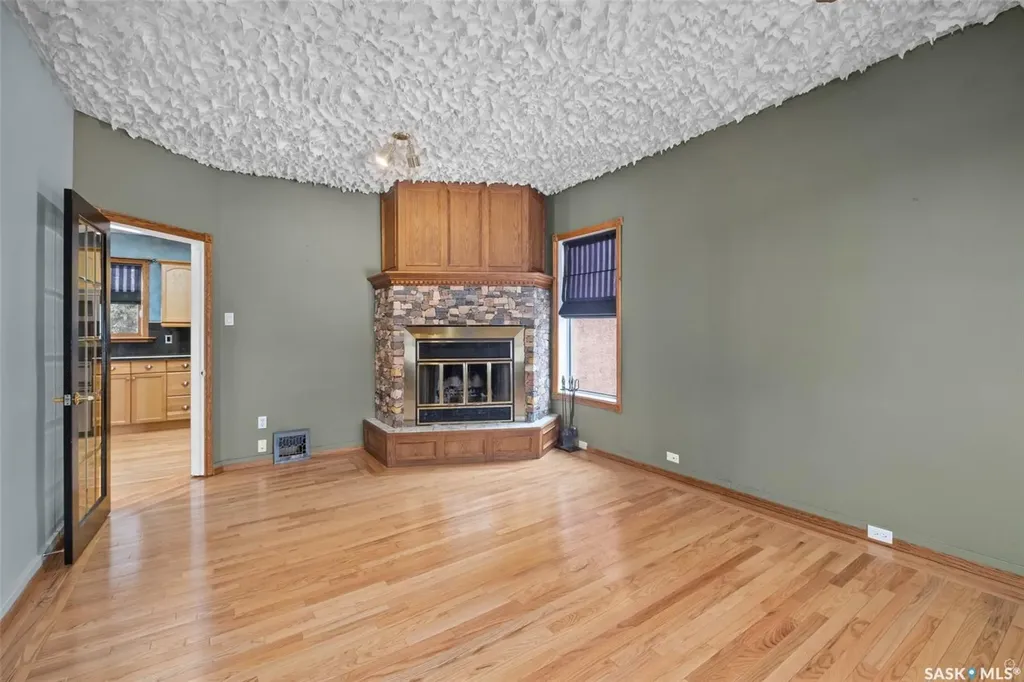 1027 4th Street E Prince Albert SK S6V 0L1
