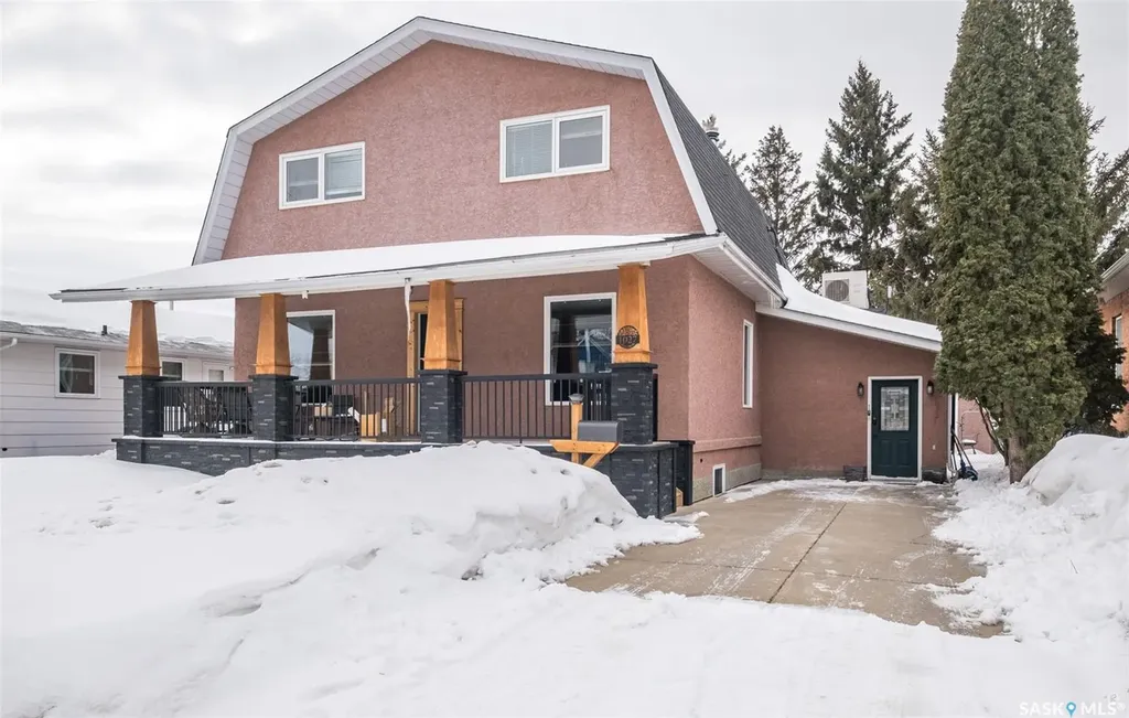 1027 4th Street E Prince Albert SK S6V 0L1