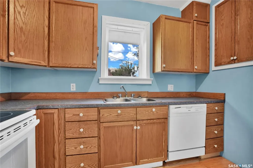 220 N Avenue S Saskatoon SK S7M 2N1