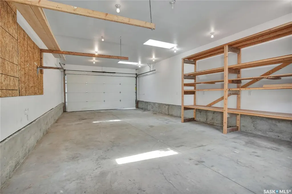 220 N Avenue S Saskatoon SK S7M 2N1