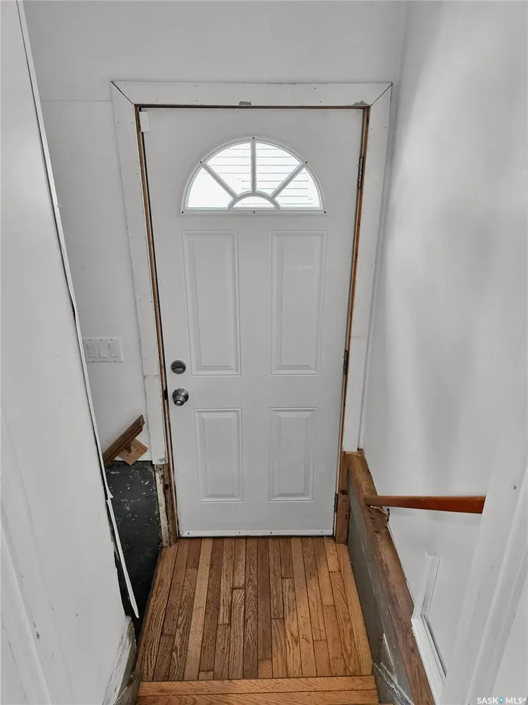 220 N Avenue S Saskatoon SK S7M 2N1