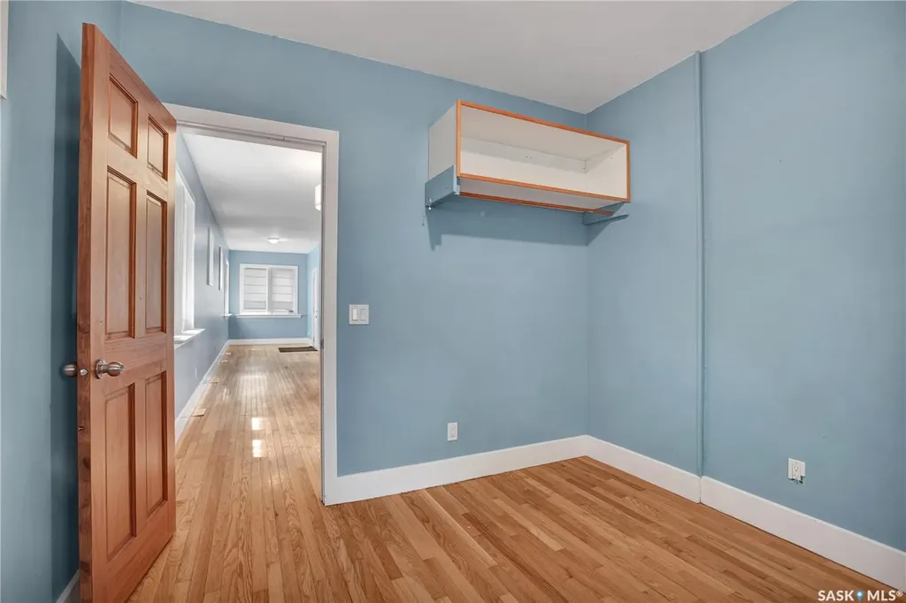 220 N Avenue S Saskatoon SK S7M 2N1