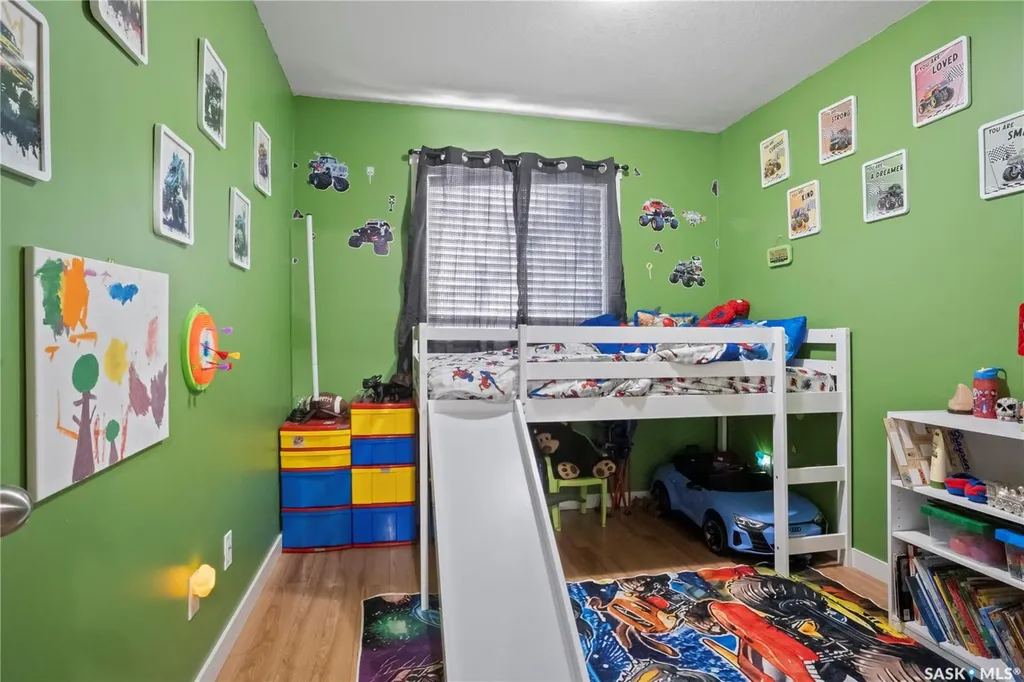 753 Rae Street Regina SK S4T 2B1