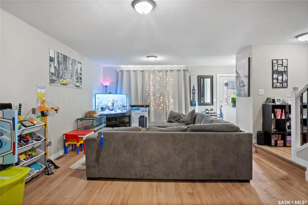 753 Rae Street Regina SK S4T 2B1