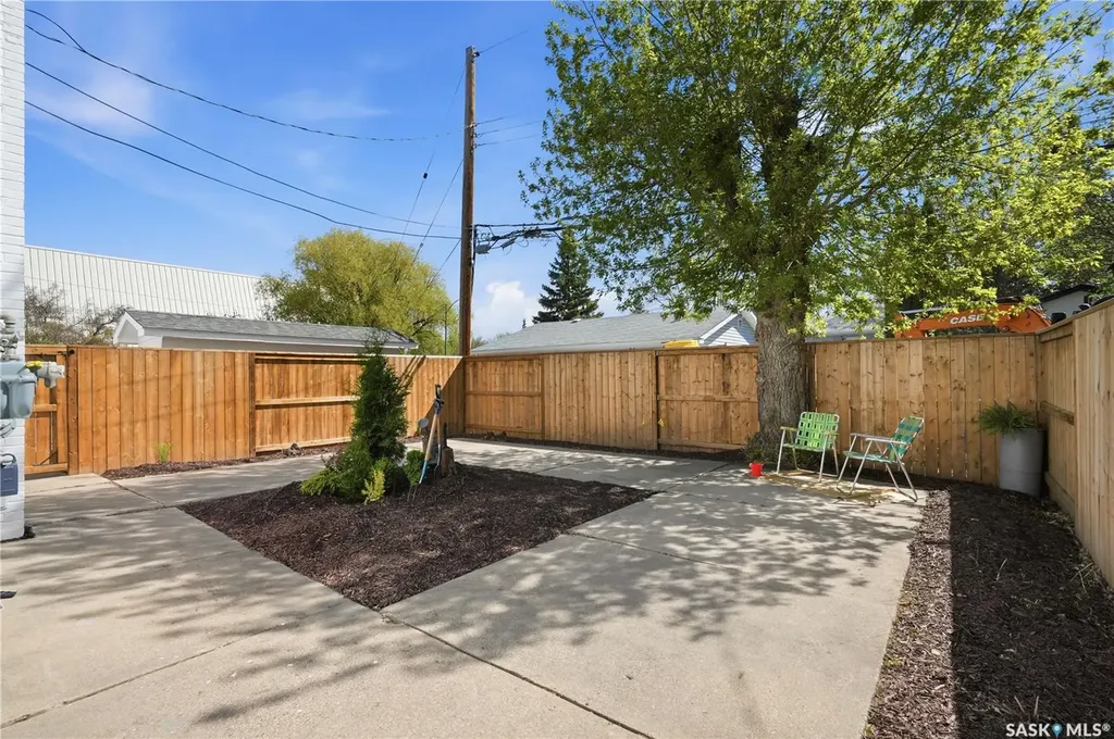 1901 William Avenue Saskatoon SK S7J 1A1