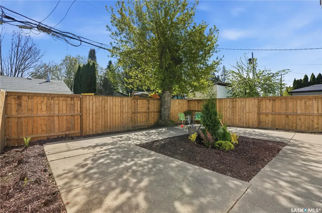 1901 William Avenue Saskatoon SK S7J 1A1