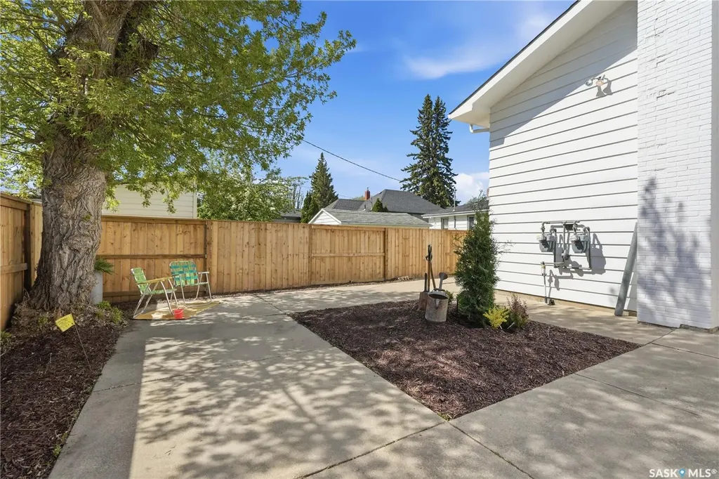 1901 William Avenue Saskatoon SK S7J 1A1