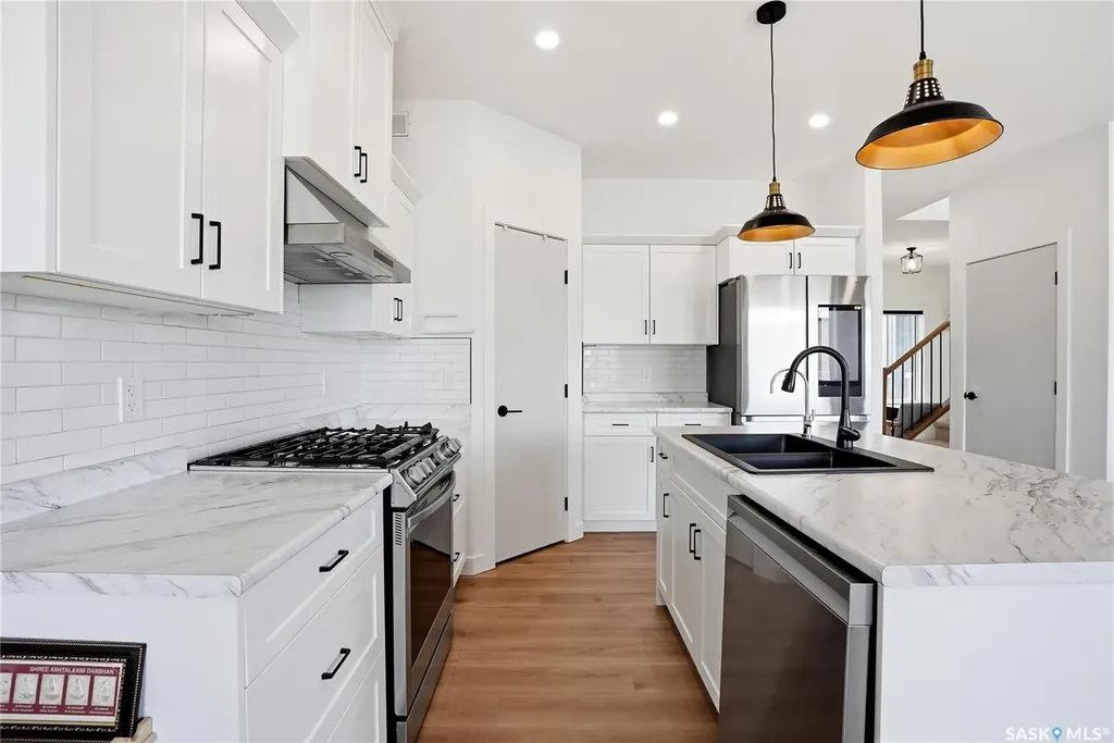 812 1st Avenue N Martensville SK S0K 2T2