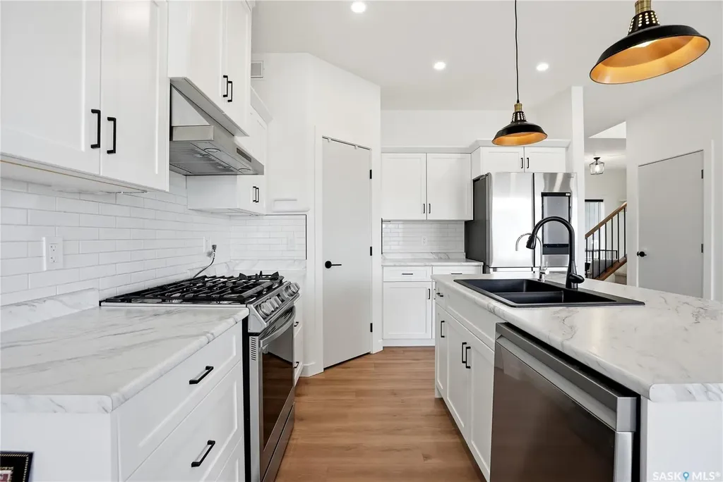 812 1st Avenue N Martensville SK S0K 2T2