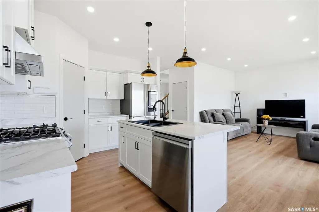 812 1st Avenue N Martensville SK S0K 2T2
