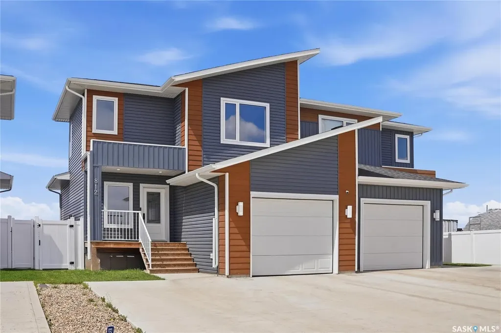 812 1st Avenue N Martensville SK S0K 2T2