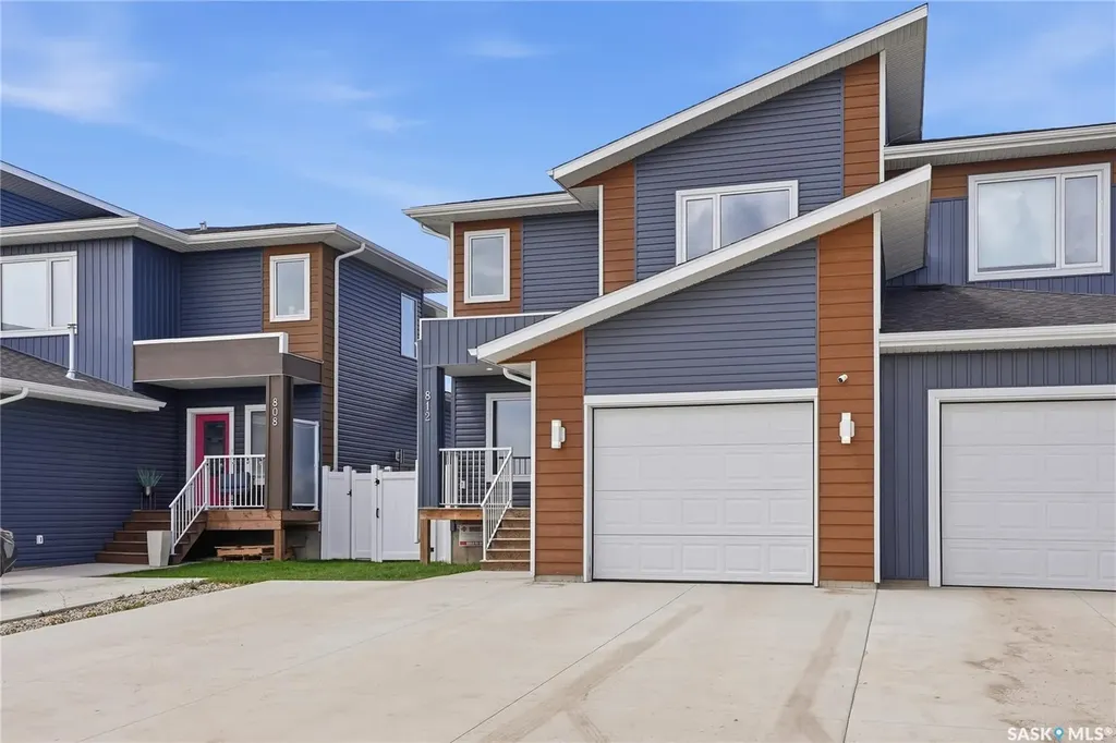 812 1st Avenue N Martensville SK S0K 2T2