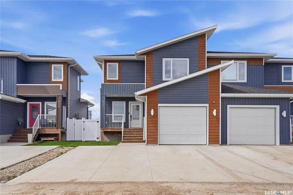 812 1st Avenue N Martensville SK S0K 2T2