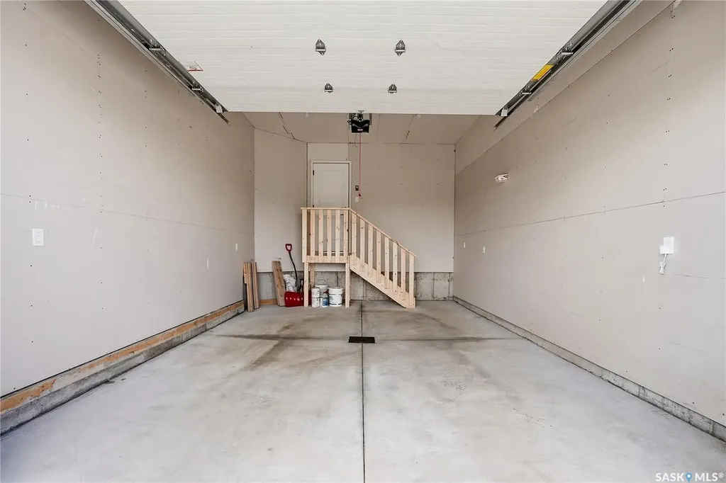 812 1st Avenue N Martensville SK S0K 2T2