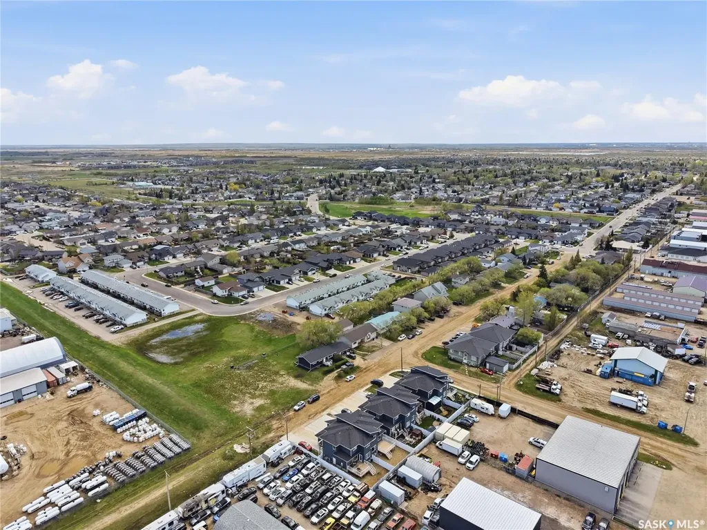 812 1st Avenue N Martensville SK S0K 2T2