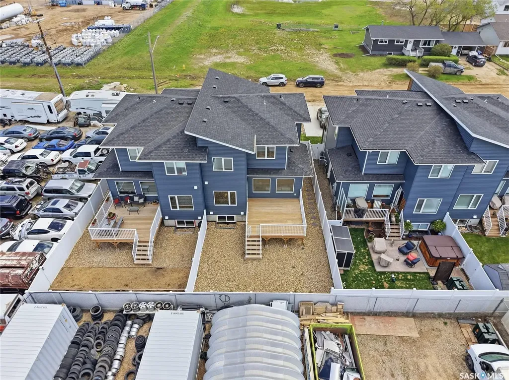 812 1st Avenue N Martensville SK S0K 2T2