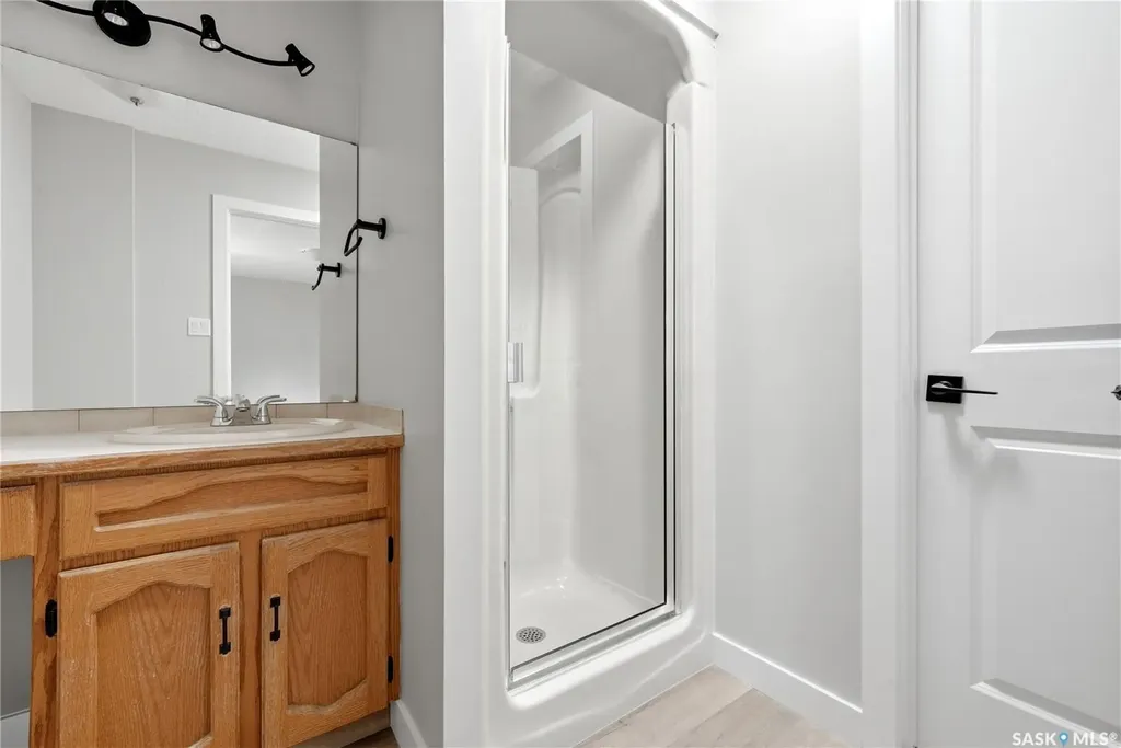 1535 Lee Grayson Crescent N Regina SK S4X 3Z9