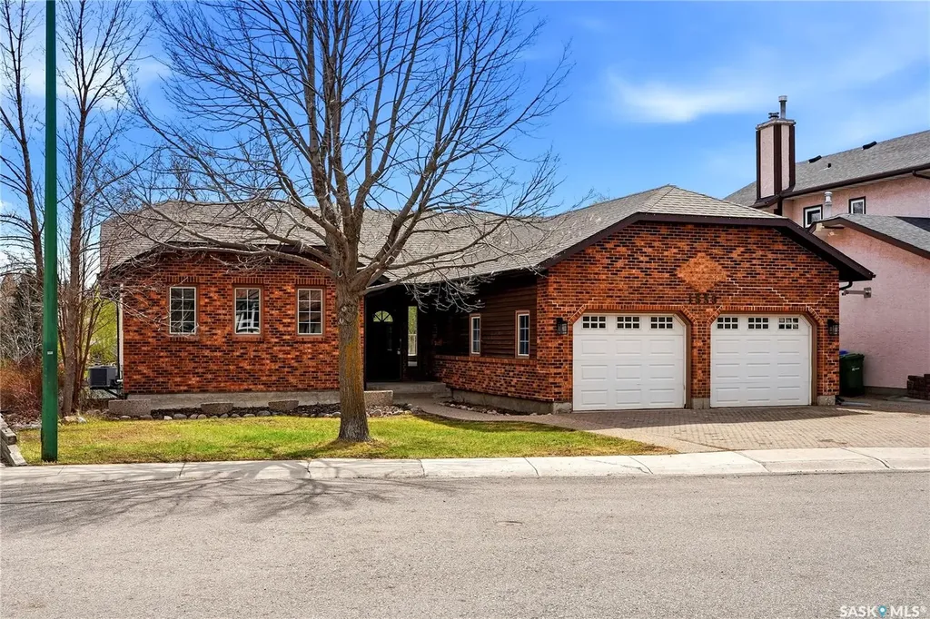 1535 Lee Grayson Crescent N Regina SK S4X 3Z9