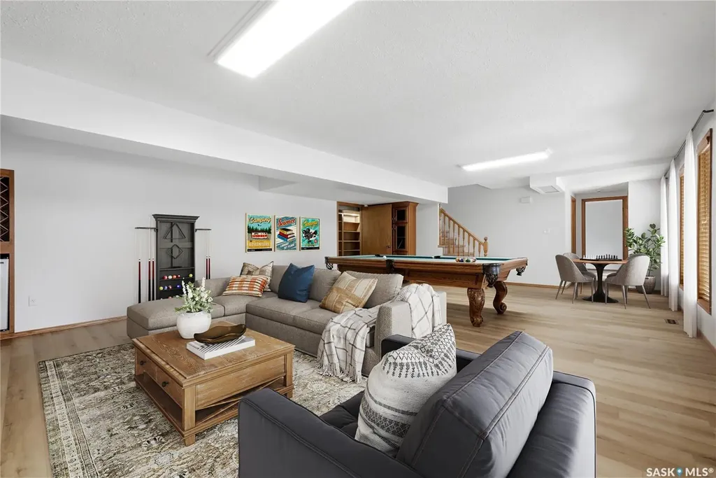 1535 Lee Grayson Crescent N Regina SK S4X 3Z9
