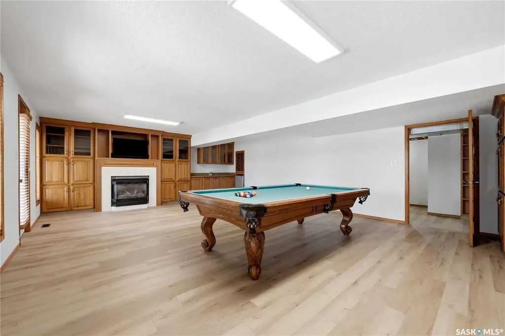 1535 Lee Grayson Crescent N Regina SK S4X 3Z9