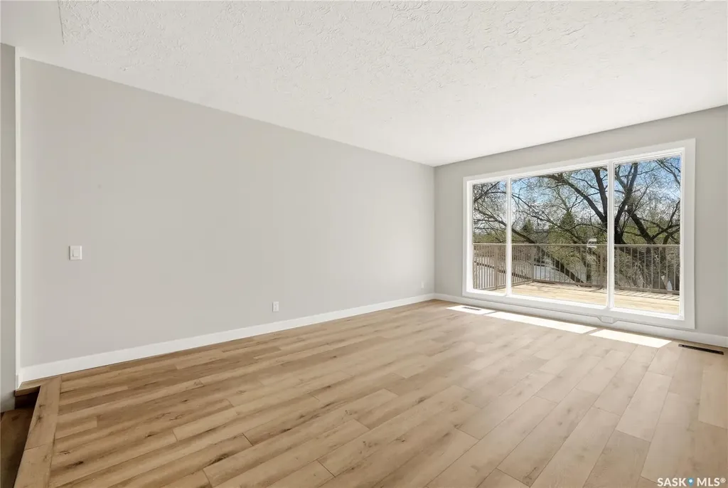 1535 Lee Grayson Crescent N Regina SK S4X 3Z9