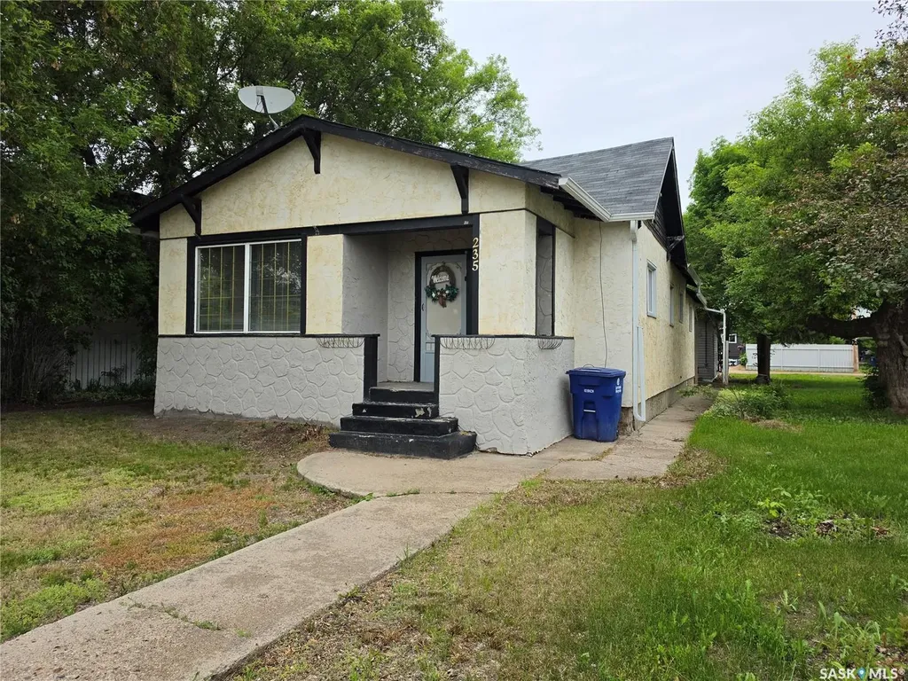 235 2nd Avenue E Unity SK S0K 4L0