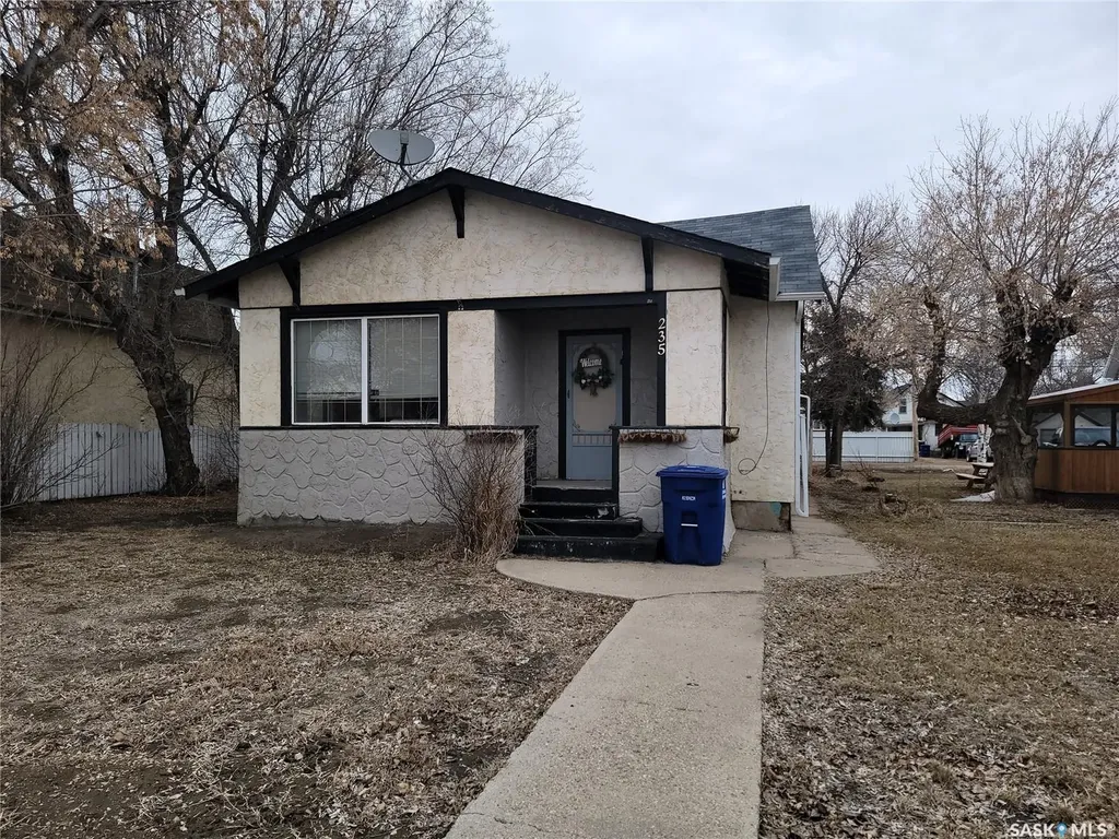 235 2nd Avenue E Unity SK S0K 4L0