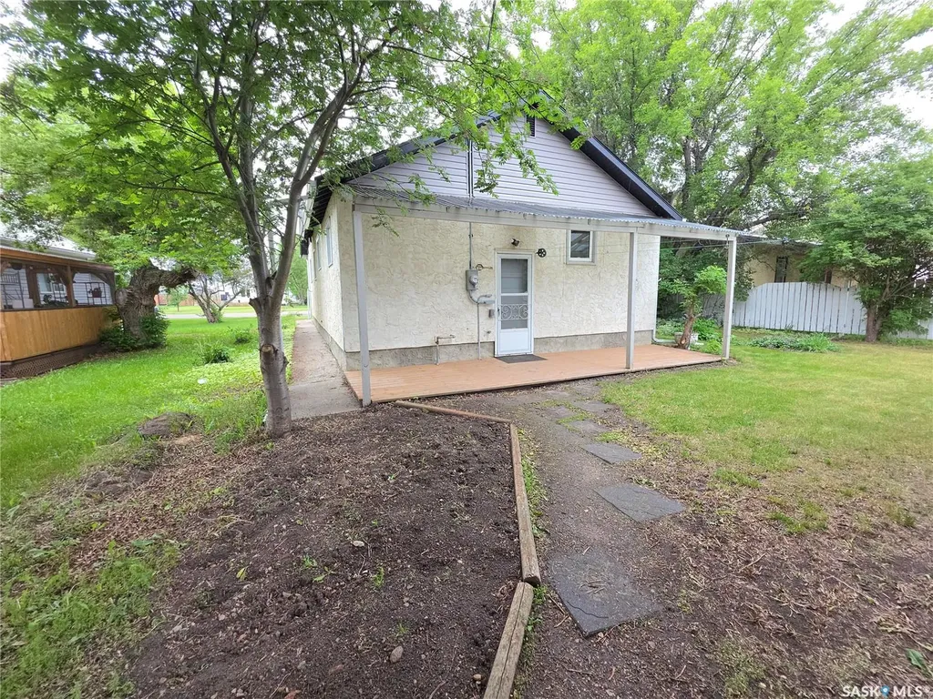 235 2nd Avenue E Unity SK S0K 4L0