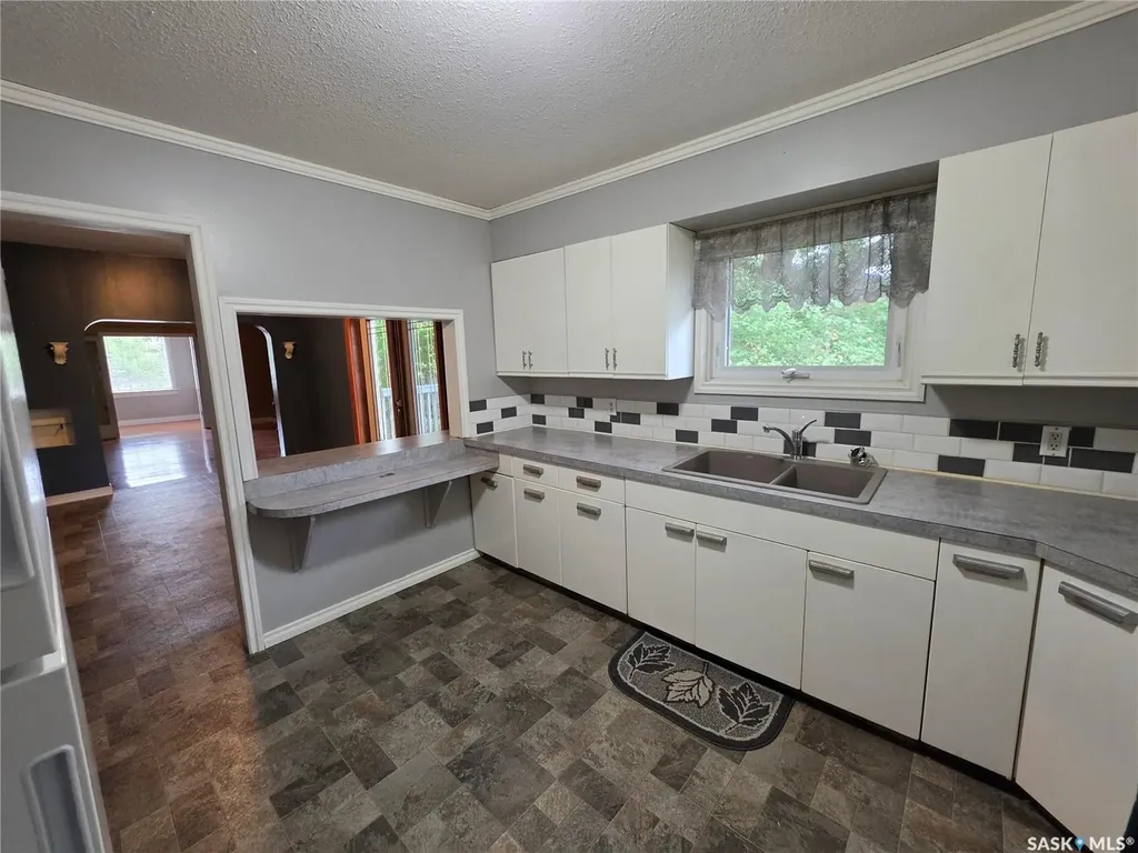 235 2nd Avenue E Unity SK S0K 4L0