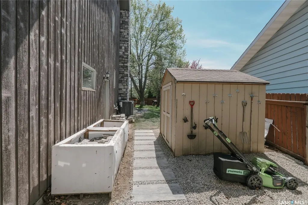 71 Bain Crescent Saskatoon SK S7K 6G3