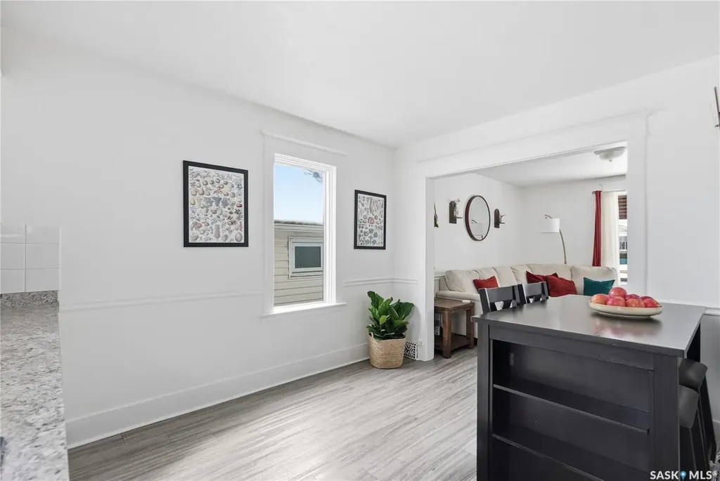 236 I Avenue N Saskatoon SK S7L 0G4