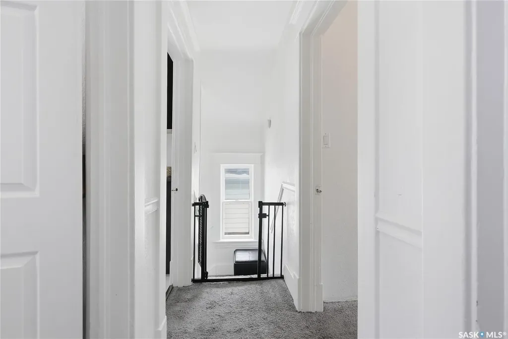 236 I Avenue N Saskatoon SK S7L 0G4