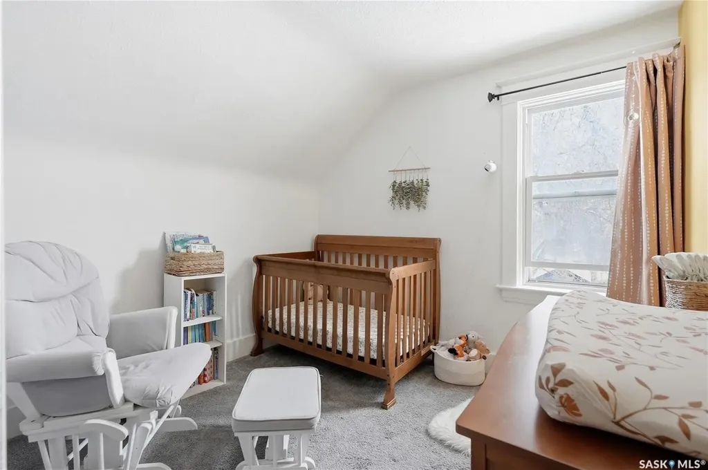 236 I Avenue N Saskatoon SK S7L 0G4