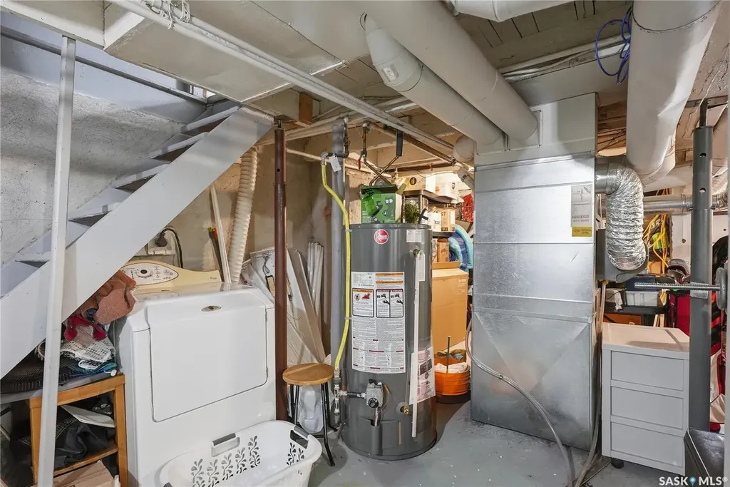 236 I Avenue N Saskatoon SK S7L 0G4