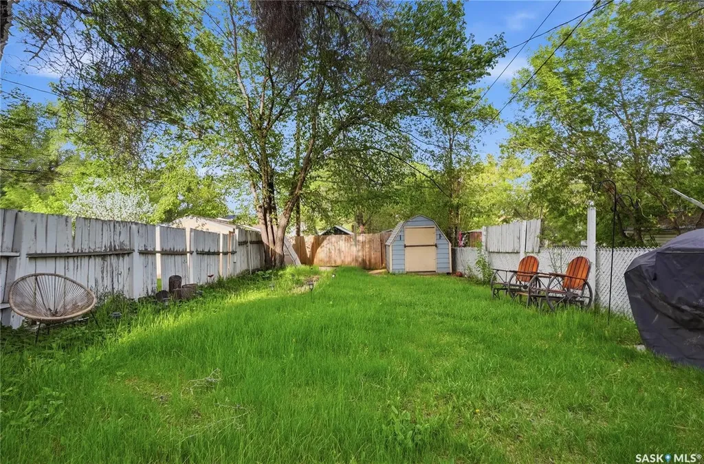 236 I Avenue N Saskatoon SK S7L 0G4